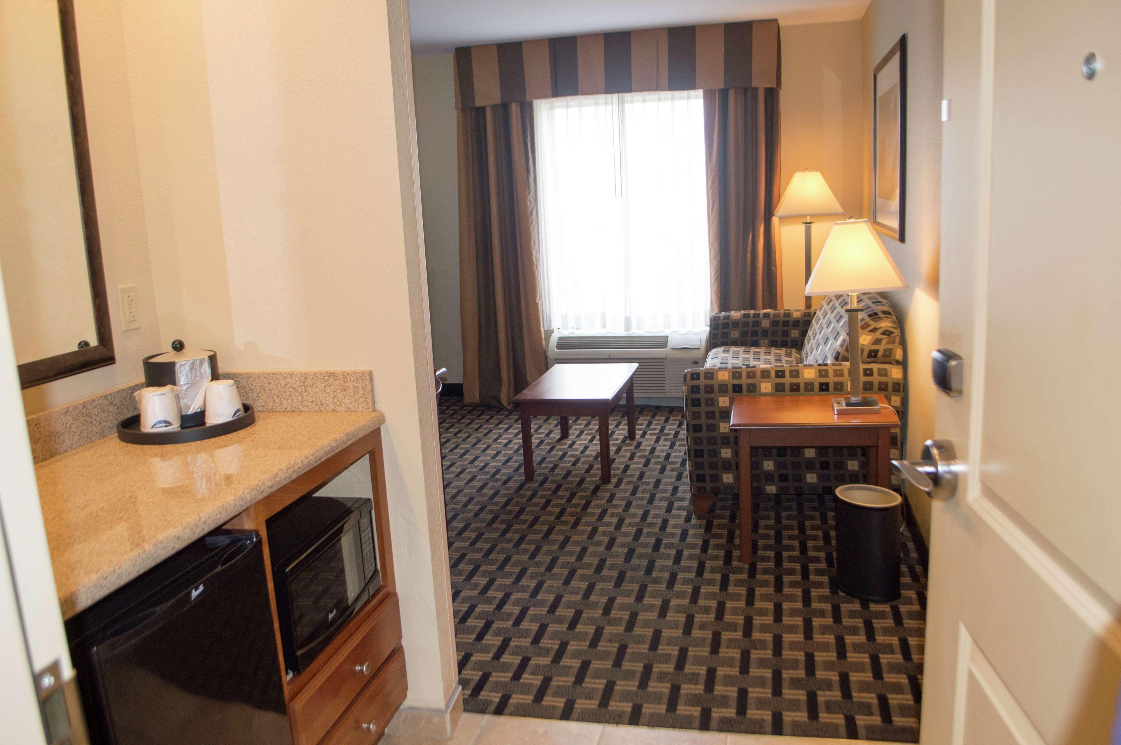 Hampton Inn & Suites Columbia At The University Of Missouri Экстерьер фото